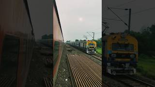 SMVT Humsafar Express crossing with KharagpurHowrah Memu Train train travel memutrain wap7 [upl. by Reffinnej]