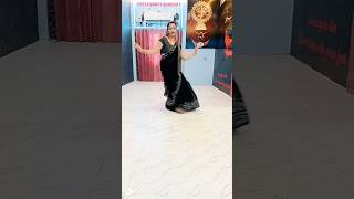 Sharara sharara❤️ dance choreography  Asha Bhosle  Bollywood dance cover dance trending viral [upl. by Bowlds]