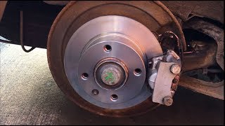 How to Replace Citroen Xantia Rear Brake Pads and Discs [upl. by Shiroma]