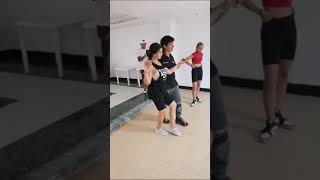 Figura paso de baile Pasarela  escobillado  ochos  Porro  Pasion Baile [upl. by Nauqes747]