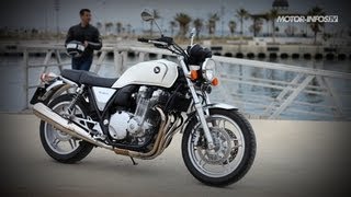 Essai Honda CB 1100 2013 [upl. by Eical647]