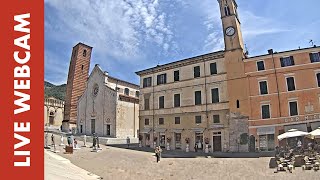 Webcam Pietrasanta LU  Vista su Piazza del Duomo [upl. by Ellerrad]