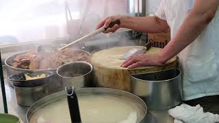 Abomasum Beef Tripe Rice Noodles Soup 手切 牛沙瓜 肚 湯米粉 stomach chamber 4 Reed tripe [upl. by Ayhtnic571]