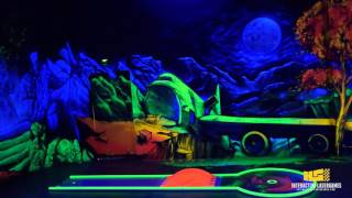 Schwarzlicht Minigolfanlage mit 18 Bahnen und Blacklight Wanddesign in Bielefeld [upl. by Bowers]