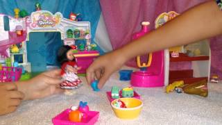 Two Sisters Toys open amp review SHOPKINS BAKERY3 [upl. by Repotsirhc]