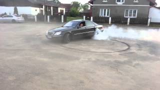 W220 s500 drift [upl. by Lenrad]