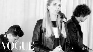 London Grammar – Hey Now Live on Vogue [upl. by Waers]