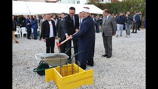 Në një ceremoni solemne është vënë gurthemeli i xhamisë re në Lagjen e Spitalit në qytetin e Gjilani [upl. by Anomis]