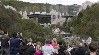 Demolito il ponte della valle di Rahmede in Germania [upl. by Arvell319]