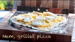 Hvid pizza m kartoffel amp gedeost tilberedt i kuglegrill  Pizza på Weber  Opskrift  241 [upl. by Evelc312]