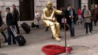 The Floating and Levitating Man Covent Garden London Street Performer [upl. by Meunier786]