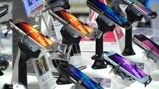 Smartphones reconditionnés made in France  Tout Compte Fait [upl. by Lotsirhc]