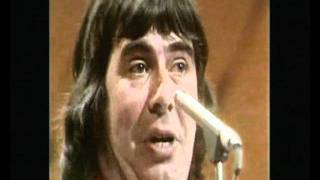 The Wurzels Combine Harvester ToTP 1976 4th appearance [upl. by Narual]