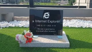 Internet Explorer gravestone goes viral in South Korea [upl. by Eanehs135]