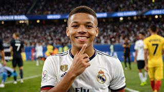 Kylian Mbappé change la vie dun garçon avec un acte de gentillesse incroyable [upl. by Ecenaj]