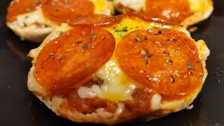 ENGLISH MUFFIN BAKED PIZZA FOR PEOPLE ON THE GO [upl. by Inilahs]