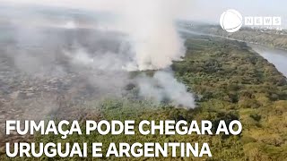 Fumaça cobre céu do Brasil e pode chegar até a Argentina e o Uruguai [upl. by Franciskus]