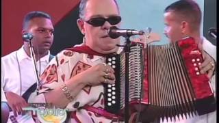 El Ciego de Nagua En Vivo en Ustedes y Nosotros  25 Octubre 2004 [upl. by Ayokal]