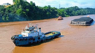 See how the tugboat pulls the Barge Loaded with Coal when it enters under the bridge❗ [upl. by Jedediah]