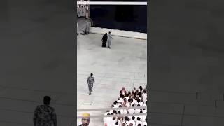 Kabeye Yüz Sürmek İçin Koşan Hanım Hacı kabe kaaba keşfet [upl. by Boris]