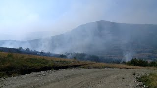 Vazhdon të digjet një pjesë e zonës malore të fshatit Babaj i Bokës [upl. by Kaufmann143]