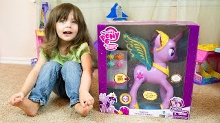 My Little Pony Feature Princess Twilight Sparkle  Kinder Playtime [upl. by Leunamesoj]