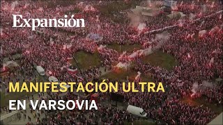 Miles de ultras antieuropeos se manifiestan en Varsovia [upl. by Llireva]