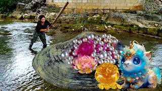 Pry open the giant clam and it is indeed filled with countless charming pearls extremely beautiful [upl. by Stilwell]