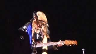 Melissa Etheridge quotYou Can Sleep While I Drivequot  Nashville 15 April 2014 [upl. by Reiners]