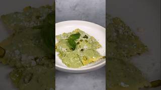 Raviolis con salsa pistacho [upl. by Attenev]