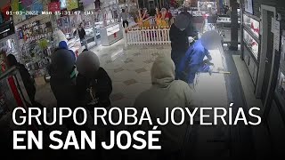 Armados con machetes y martillos grupo roba joyerías en el centro comercial La Placita en San José [upl. by Ahcmis]