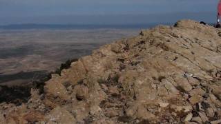 Sommet du Djebel Chambi point culminant de la Tunisie  wwwtonyworldmountainbiketourfr [upl. by Trstram]