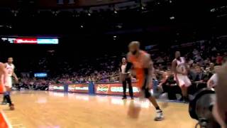 Vince Carter Goes Baseline for the OneHanded Dunk Against the Knicks January 17 2011 [upl. by Sahpec258]