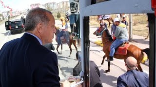 Cumhurbaşkanı Erdoğanı Karşılayan At Böyle Devrildi [upl. by Padget179]