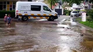 Waterleiding geknapt in Schalkhaar straat staat blank [upl. by Ruffina]