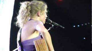 Taylor Swift Singing Bon Jovis Livin on a Prayer LIVE HD [upl. by Levana965]