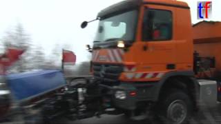 Mercedes Actros Snow Plow action on road  Schneepflug B14 08012010 [upl. by Bruno]