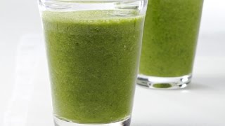 Smoothie quotGreen Powerquot BananeChou VertPommesPersil [upl. by Holly-Anne]