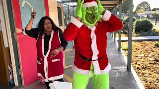 THE GRINCH GOES TO SCHOOL christmas holidays grinch feliznavidad familytraditions telemundo [upl. by Princess443]