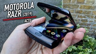 On a pris en main le smartphone du futur de Motorola Motorola Razr [upl. by Roth217]