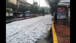 La calle 53 congelada así amaneció Bogotá tras una de las granizadas más fuertes de su historia [upl. by Eimmak]