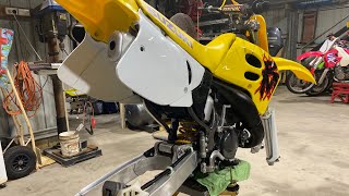 Suzuki RM 125 build chasing the parts for OEM BUILD [upl. by Kreindler992]