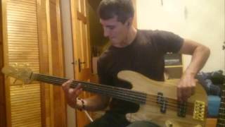 Waiting for your love  Toto FRETLESS BASS cover [upl. by Wiese]