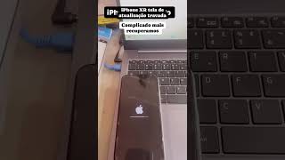 iPhone XR travado na tela de atualização celulares assistencia appleiphone manutencaocelular [upl. by Netnilc]