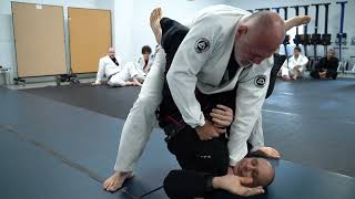 Mauricio’s Tips on How to Stand Up in Your Opponent’s Guard [upl. by Backer]