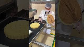 How Many Workers Are Slacking Off In The Mooncake Factory cake mooncake food [upl. by Flemings]