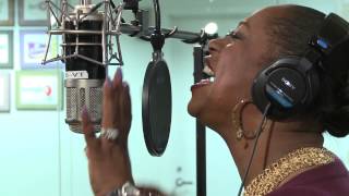 Regina Belle performing quotMake An Example Out Of Mequot at SiriusXM [upl. by Hakim]