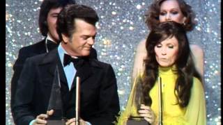 Conway Twitty amp Loretta Lynn Win Favorite Country Group  AMA 1975 [upl. by Cobbie82]