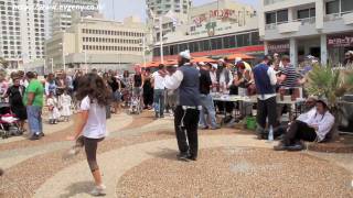 Hasidic Dance  Rabbi Nahman Meuman [upl. by Apeed377]