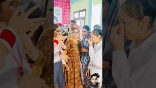 सांसद Iqra Hassan स्कूल की मैडम और बच्चों के साथ सेल्फी लेते हुए iqra iqrahasan kairanaloksabha [upl. by Binah]